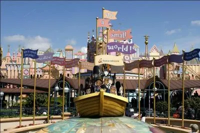 L'attraction "It's a Small World ! " a été imaginée par Walt Disney pour l'exposition universelle de New York en 1964.