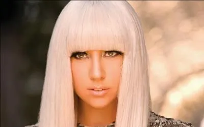 Termine le titre de cette chanson de Lady Gaga "Poker...