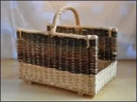 Ce panier à bois est-il confectionné avec de l'osier "buff" ?