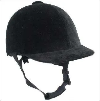 Comment s'appelle cette pièce de l'équipement que le cavalier porte sur la tête ?