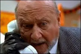 Le personnage ci-contre est le docteur Loomis, expert en psychiatrie. Lequel des deux monstres a-t-il tenté d'étudier et de soigner en vain durant une quinzaine d'années ?