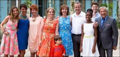 Comment s'appelle cette série avec Virginie Lemoine ?