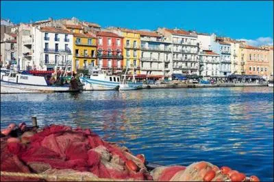 Lequel de ces chanteurs est né dans la ville de Sète ?