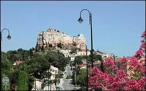 Située entre le Plateau d'Arbois et l'Étang de Berre, la ville de Vitrolles se situe en région ...