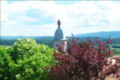 La ville de Pradelles située sur le chemin de Stevenson et la Voie Regordane est une ville :