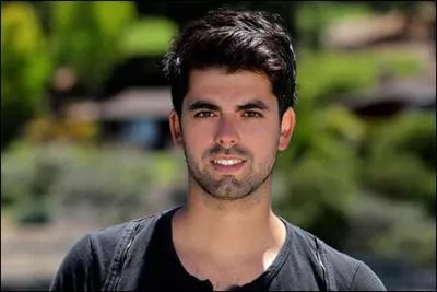 Et lui, comment s'appelle-t-il ?