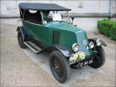 Quel est ce v�hicule de la marque Renault ?