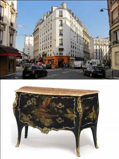 Si vous allez chez cet artisan d'art, vous risquez de marcher sur de la sciure des copeaux de bois, des coulures de bronze, des pinceaux et bien d'autres choses. Une de ses créations est « commode » pour ranger vos vêtements. Rendez-vous dans sa rue !