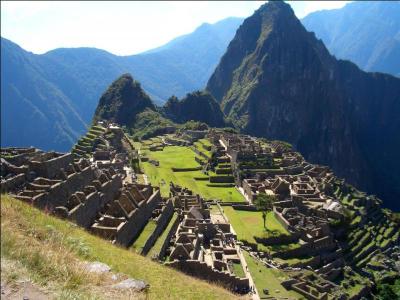 Dans quel pays peut-on encore apercevoir l'ancienne cité inca du Machu Picchu ?
