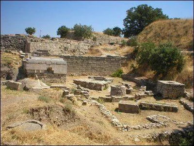 Où se trouvent les vestiges de la ville de Troie ?