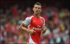 De quelle nationalité est Laurent Koscielny ?