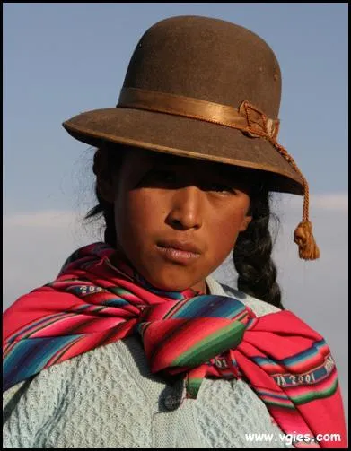 Cette femme est originaire :