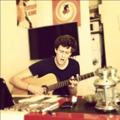 Il a joué dans une pièce, laquelle ?  