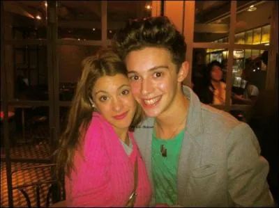 Avec qui Violetta est-elle ?