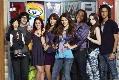 Sur quelle chaîne a-t-elle fait des séries ?