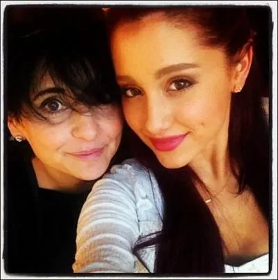 Elle est la fille de :