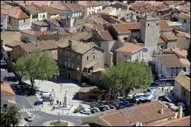 Nous sommes au-dessus de la ville Catalane de Saint-Laurent-de-la-Salanque. Nous nous trouvons dans le ciel de la région ...