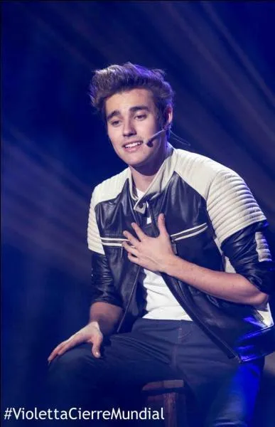 Dans la série il aime :