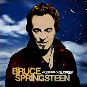 Le chanteur Bruce Springsteen est surnommé "le boss".