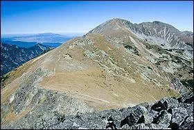 Avec 2 925 mètres d'altitude, quelle est la montagne la plus haute de la Bulgarie ?