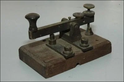 Qui a envoyé le premier message télégraphique en 1844 ?