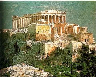 Comment appelle-t-on cette colline fortifiée ?