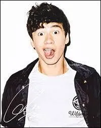 Le nom complet de Calum est :