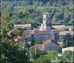 Voici une vue de Ruoms, commune Ardéchoise située en région ...