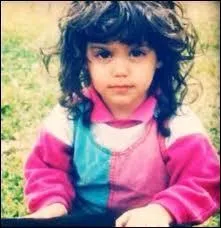 Qui est cette adorable petite ?