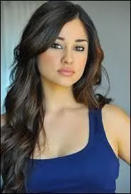 Avec qui sort-elle ?