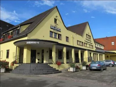 Dans le Haut-Rhin, suivez la 'route des vins d'Alsace' et participez à la fête des Ménétriers à...