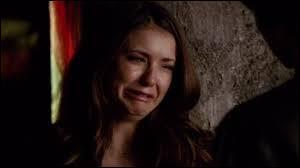 Pourquoi Elena pleure-t-elle ?