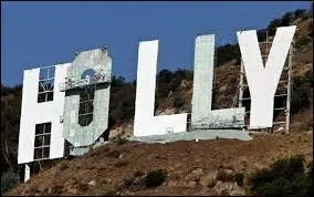 Ce panneau publicitaire monumental trône sur le mont Lee depuis 1923...