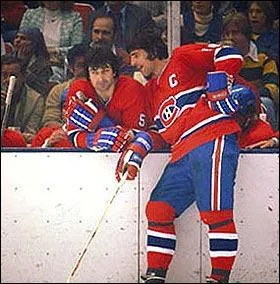 Beaucoup plus défensif que ses coéquipiers, Serge Savard a quand même sa part de points avec 439. Sous quel numéro est-il connu ?