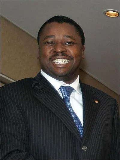 De quel pays est-il le prsident ?