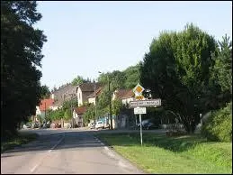 Nous entrons dans le ville lorraine de Novéant-sur-Moselle. Nous sommes dans le département ...