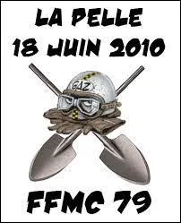 Dans le langage familier, que signifie l'expression "rouler une pelle" ?