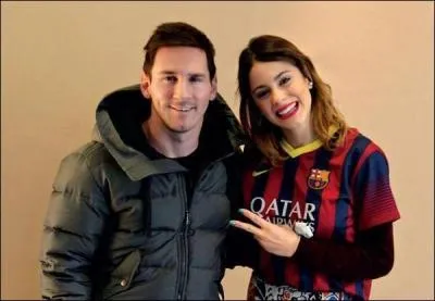 Violetta se trouve avec le meilleur joueur de l'équipe d'Argentine de foot. Qui est-ce ?