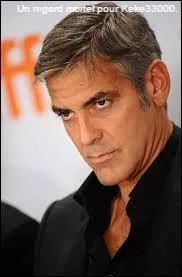 Le grand Keke est de son côté convaincu qu'à dix il est impossible de sauver la planète Quizz.Biz ! Par une réaction aussi vive, ses collègues lui lancent un regard...