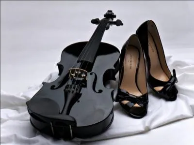 Qui chantait "J'ai beau l'écrire si noir sur blanc, quoi que je fasse, où que tu sois ..."