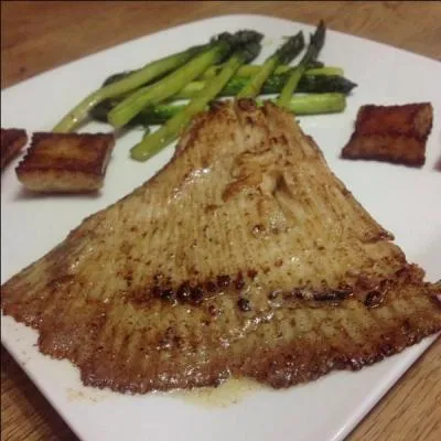 Quel est ce poisson cuisiné au beurre noir ?