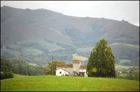 Le village aquitain de Bustince-Irriberry se situe dans le d&eacute;partement ...