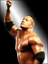 The Rock est connu sous de divers surnoms tels que "The Brahma Bull" ou encore "The People's Champion". Donnez-moi l'autre de ces surnoms des plus populaires :