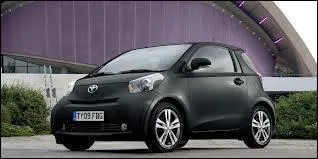 Cette voiture de moins de trois mètres est une ...