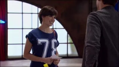 Quel est le prénom de la fille qui est amoureuse de Leon ?