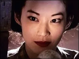 Depuis combien d'années la mère de Kira vit-elle ?