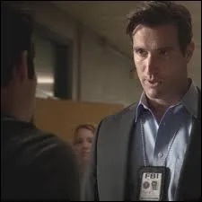 Pourquoi le père de Scott était-il parti de chez eux ?