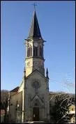 Voici l'&eacute;glise Saints Calixte-et-Julien de Nomexy. Commune de Lorraine, elle se situe dans le d&eacute;partement ...