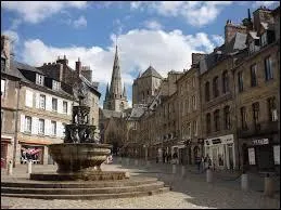 Où se situe la ville de Guingamp ?