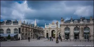 Quelle ville de Lorraine est surnommée "la capitale des ducs de Lorraine" ?